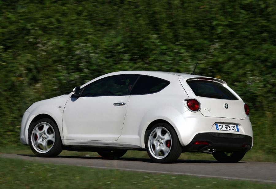  Alfa Romeo MiTo 1.4 MultiAir 2009 года  (фото 4 из 22)